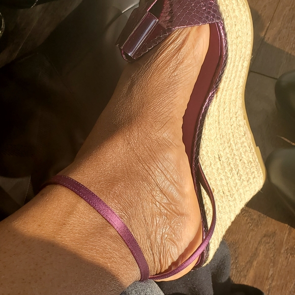 Burberry - Picture 2 of 10